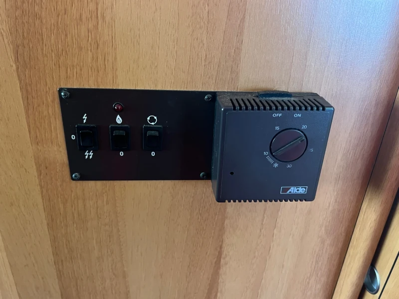 Кемпер Niesmann Bischoff Flair, снимка 15 - Каравани и кемпери - 52268018