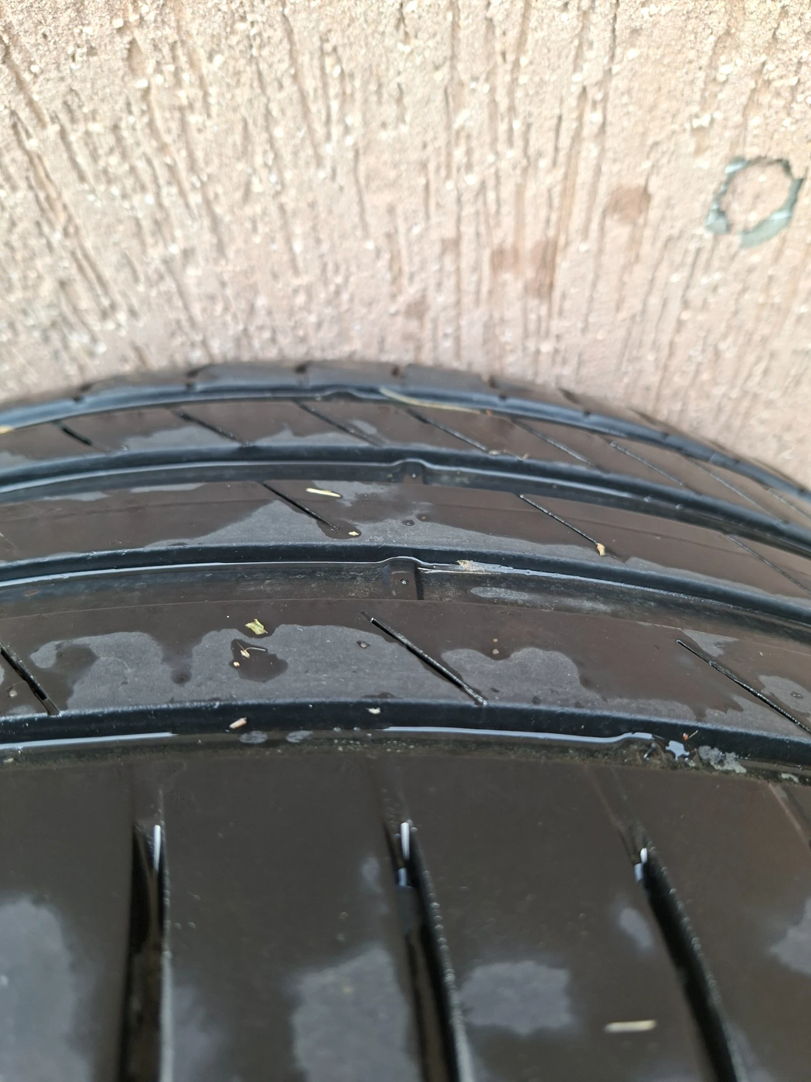 Гуми Летни 255/40R19, снимка 2 - Гуми и джанти - 54209161