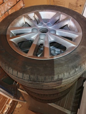 Toyota Auris втори комплект джанти + летни гуми Michelin, снимка 15