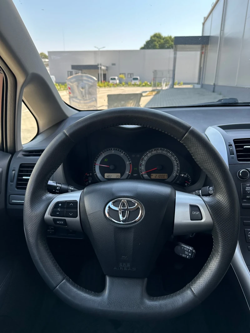 Toyota Auris, снимка 8 - Автомобили и джипове - 47506822