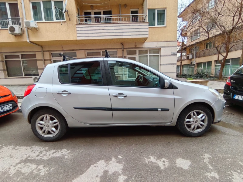 Renault Clio, снимка 2 - Автомобили и джипове - 47089532