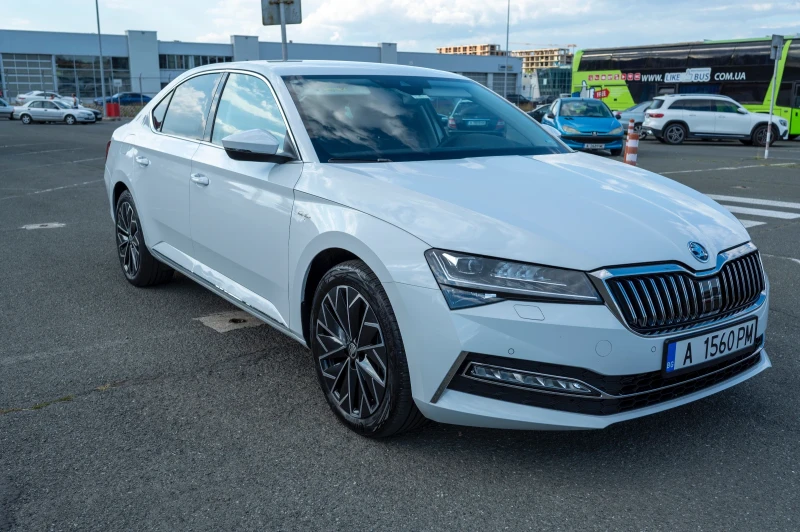 Skoda Superb, снимка 1 - Автомобили и джипове - 47811611