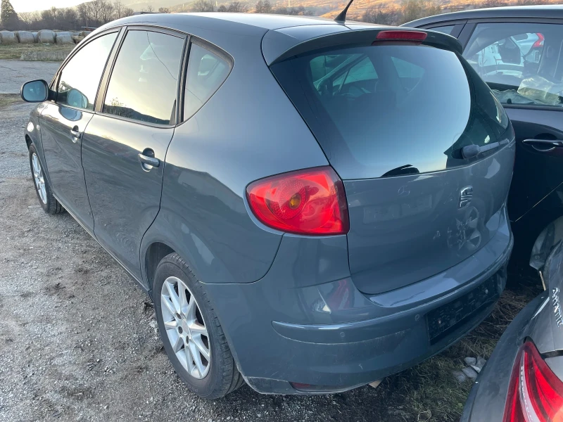 Seat Altea 1.6i 102ks, снимка 2 - Автомобили и джипове - 48203472