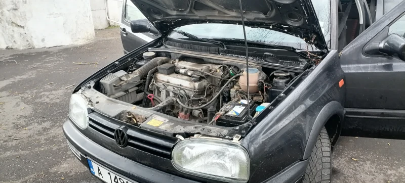 VW Golf, снимка 4 - Автомобили и джипове - 49528633