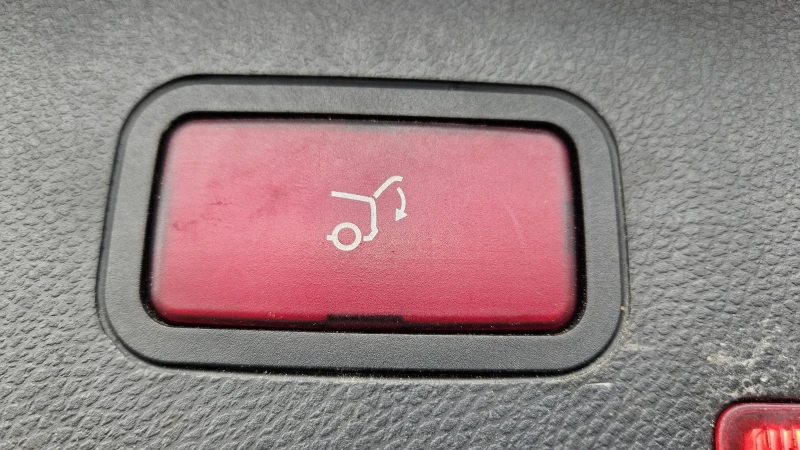 Mercedes-Benz C 320 * AVANTGARDE * Масаж * Памет * Подгрев * , снимка 16 - Автомобили и джипове - 53354414