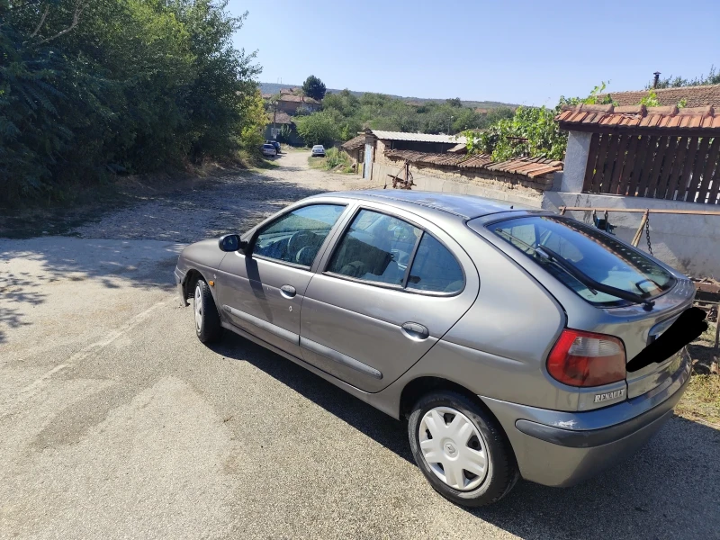 Renault Megane 1.4 16v, снимка 2 - Автомобили и джипове - 53483076