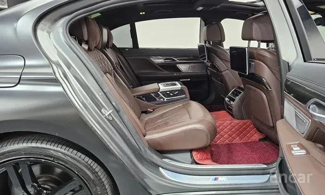 BMW 740 * ТЕЛЕВИЗОРИ * ДИСТРОНИК * МАСАЖИ * B&W * АВТОКРЕД, снимка 10 - Автомобили и джипове - 54585578