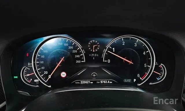 BMW 740 * ТЕЛЕВИЗОРИ * ДИСТРОНИК * МАСАЖИ * B&W * АВТОКРЕД, снимка 8 - Автомобили и джипове - 54585578