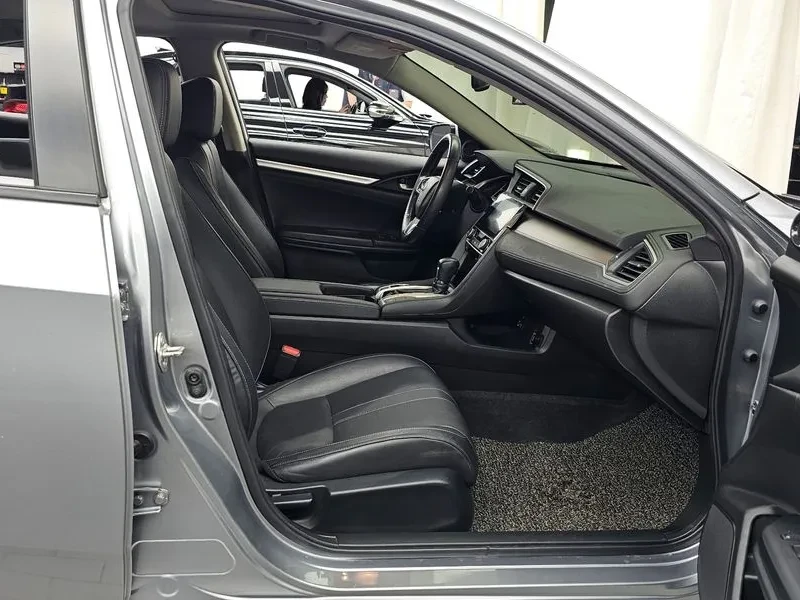 Honda Civic 2.0 10Th Generation, снимка 11 - Автомобили и джипове - 56354029