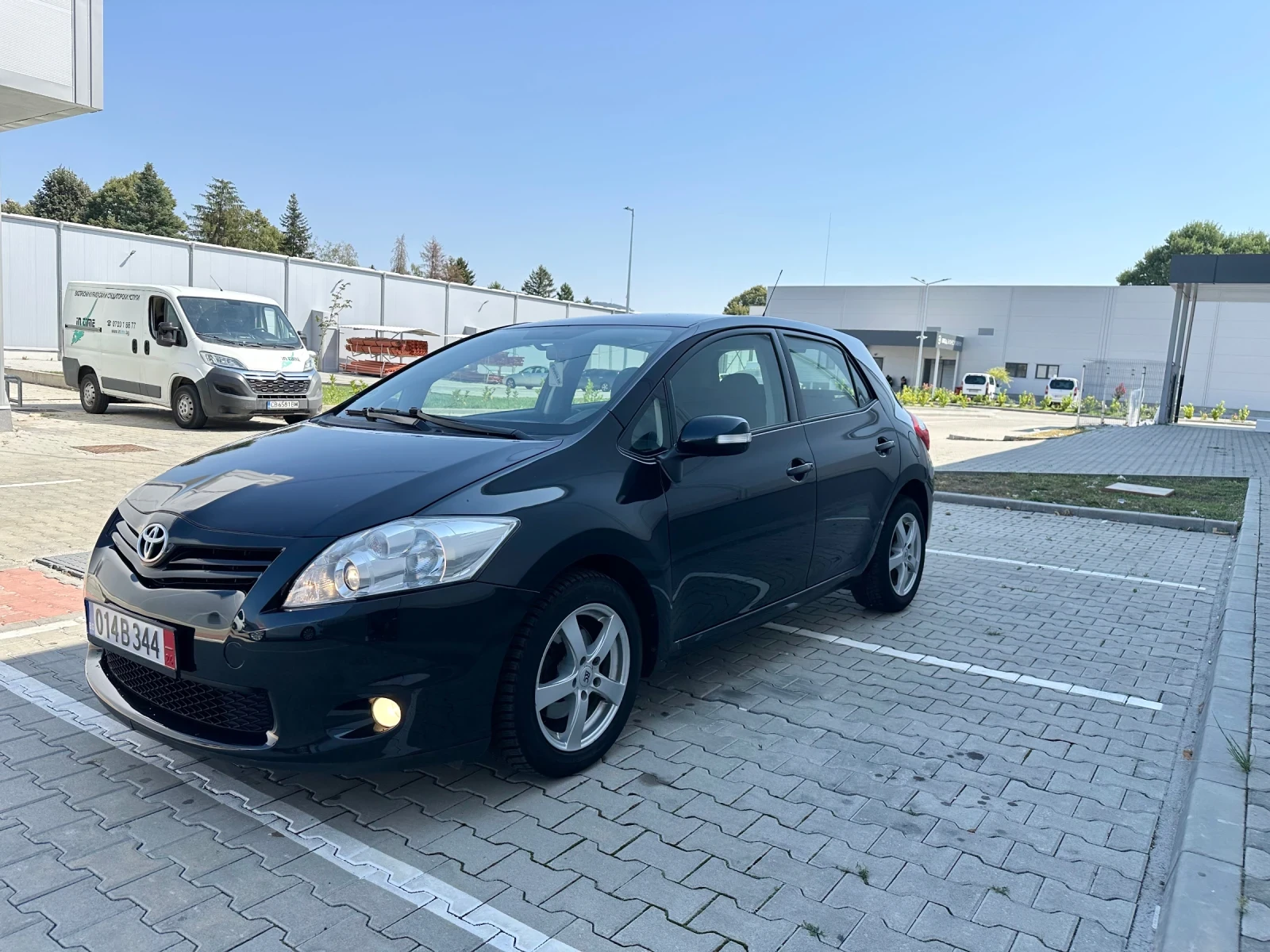 Toyota Auris  - изображение 2