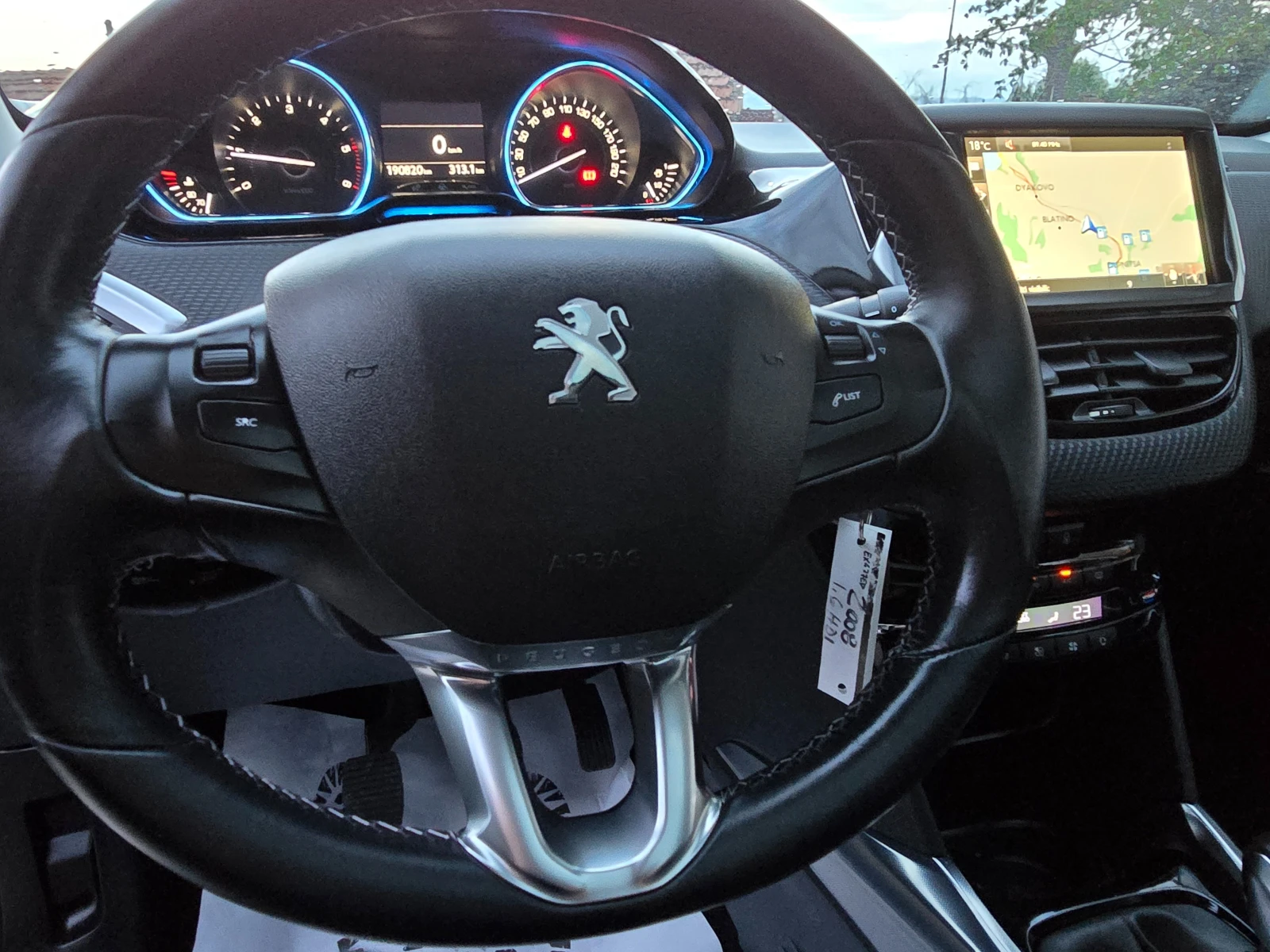 Peugeot 2008 1.6E-HDi-Full - изображение 9