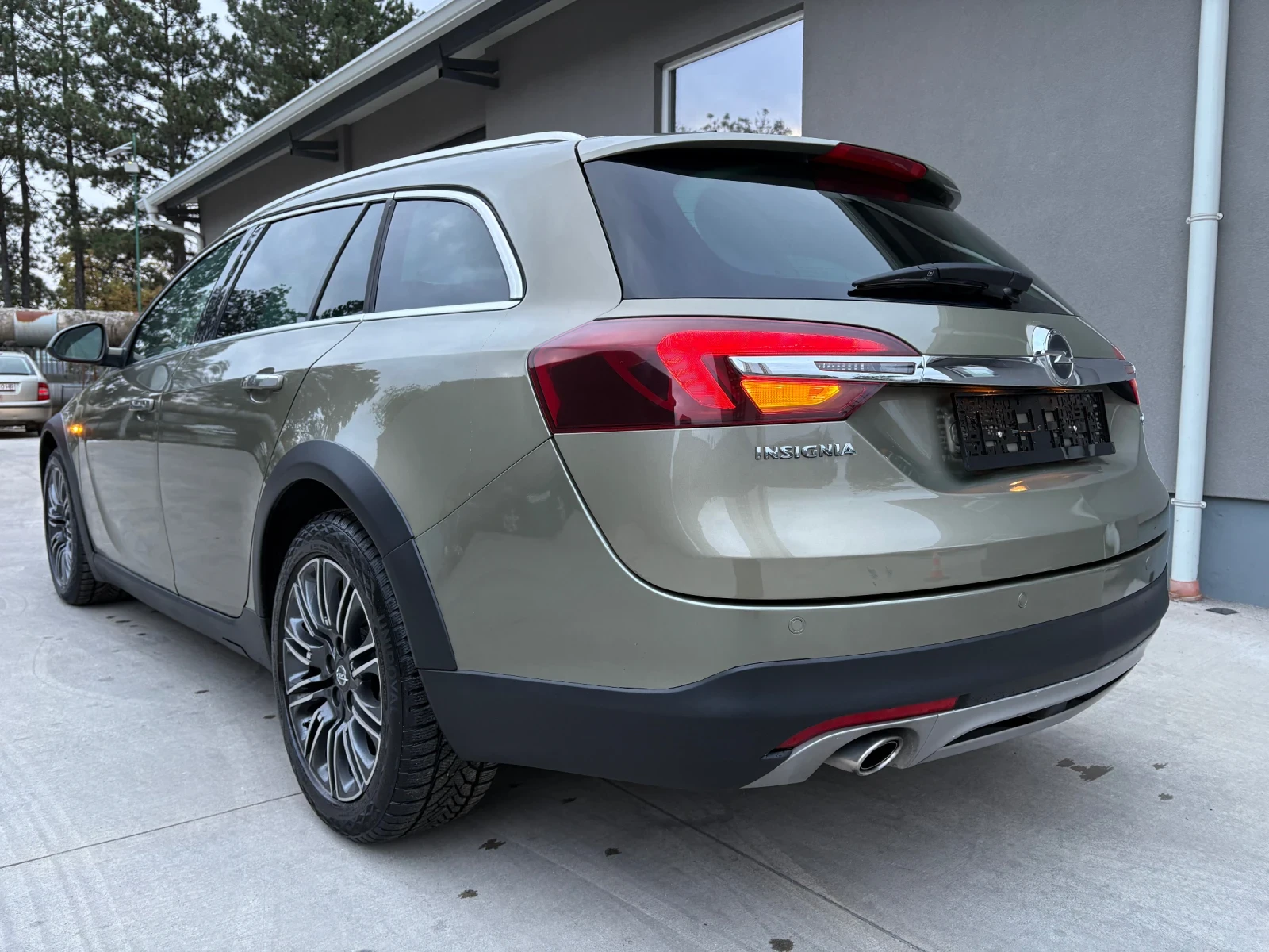 Opel Insignia 4x4 Country Tourer 170hp Euro 6 Automatic Full Ext - изображение 5