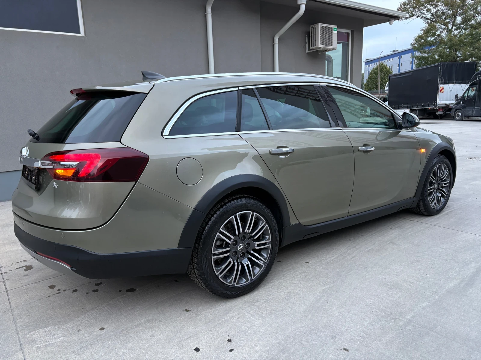 Opel Insignia 4x4 Country Tourer 170hp Euro 6 Automatic Full Ext - изображение 8