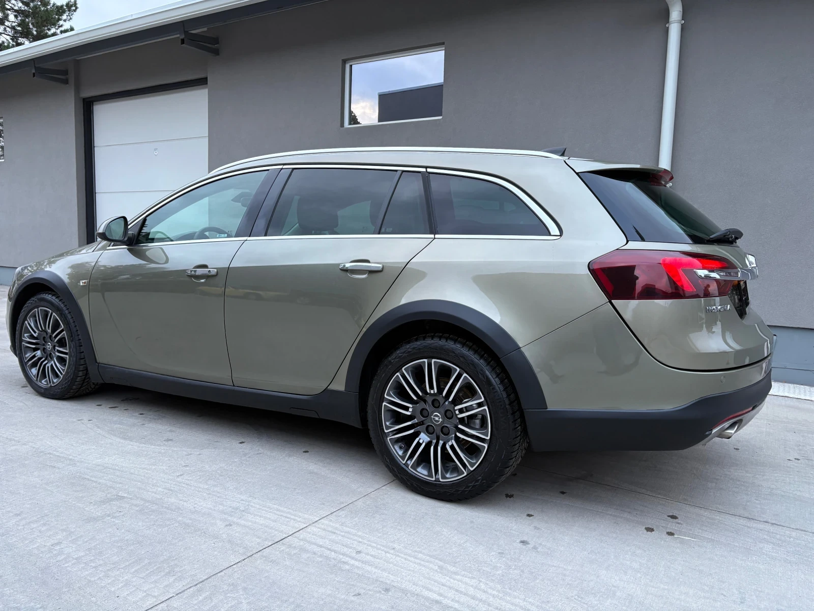 Opel Insignia 4x4 Country Tourer 170hp Euro 6 Automatic Full Ext - изображение 4