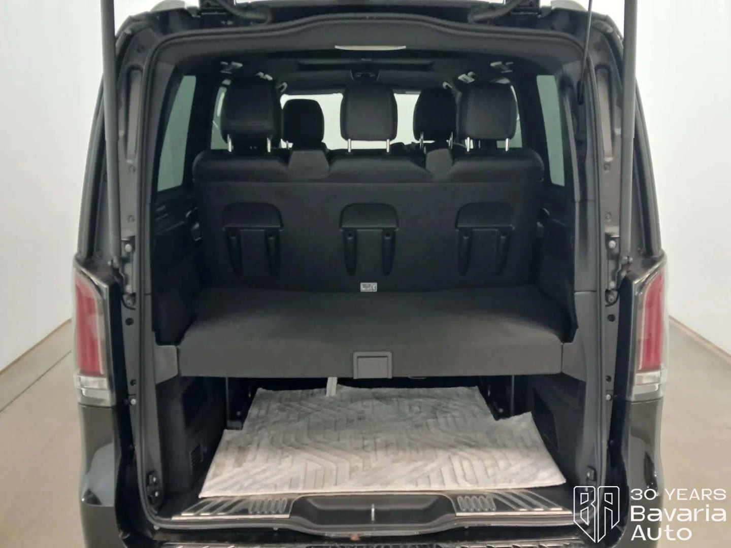 Mercedes-Benz V 300 d lang 4MATIC 9GTronic AVANTGARDE, снимка 11 - Автомобили и джипове - 53918552