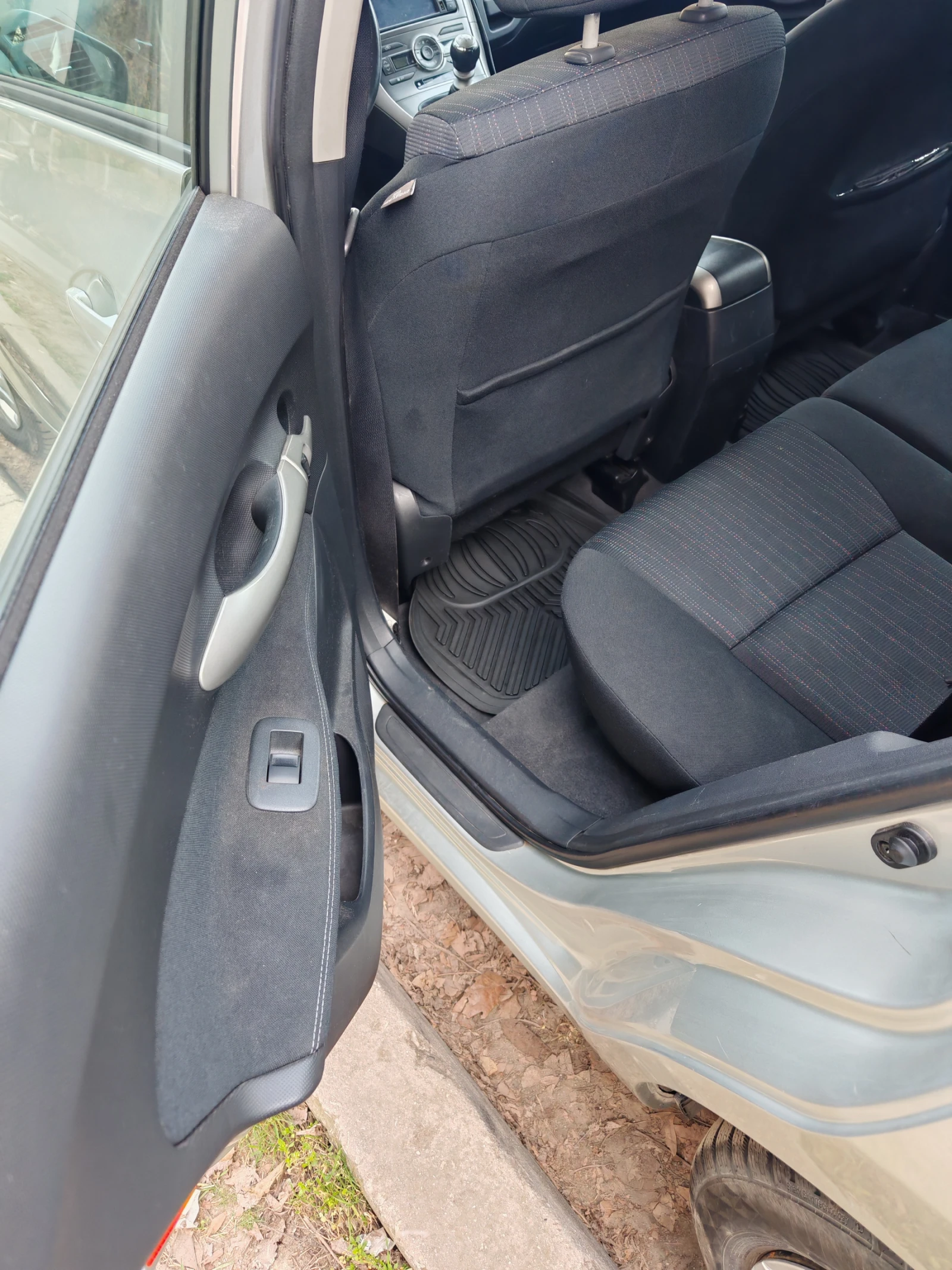 Toyota Auris втори комплект джанти + летни гуми Michelin, снимка 6 - Автомобили и джипове - 53953495