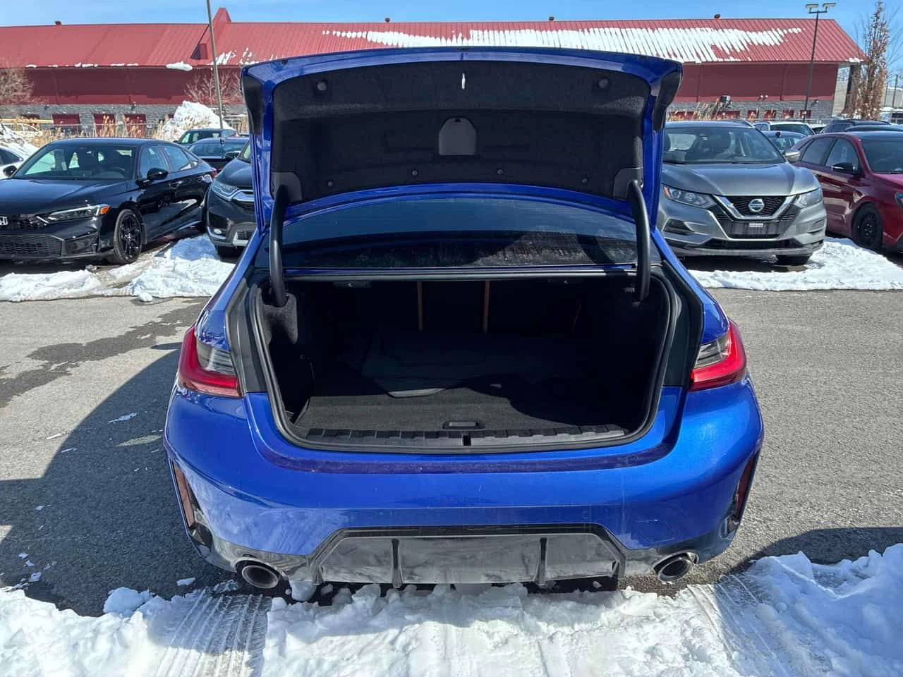 BMW 330 330e xDrive  CARFAX, снимка 14 - Автомобили и джипове - 53977654