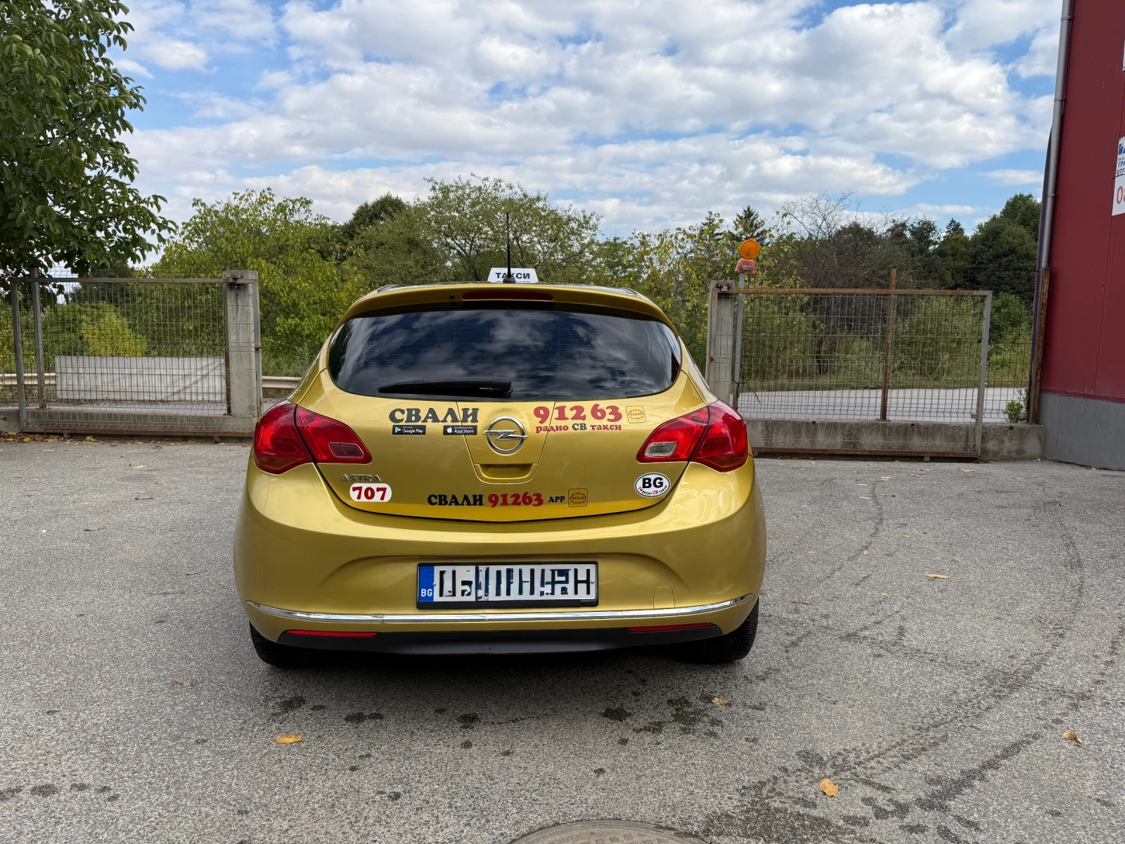 Opel Astra ПЕРФЕКТНА///ГАЗ///ЛИЗИНГ, снимка 5 - Автомобили и джипове - 54117584