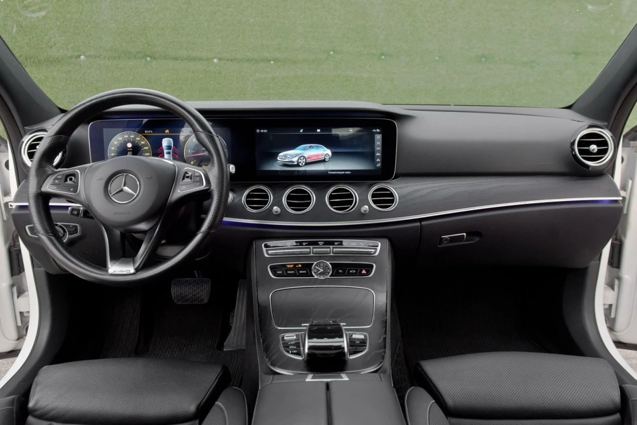 Mercedes-Benz E 350 AMG/ОБДУХ/360/MULTIBEM/Digital/PANO/BURM/DISTRONIC, снимка 13 - Автомобили и джипове - 54599224