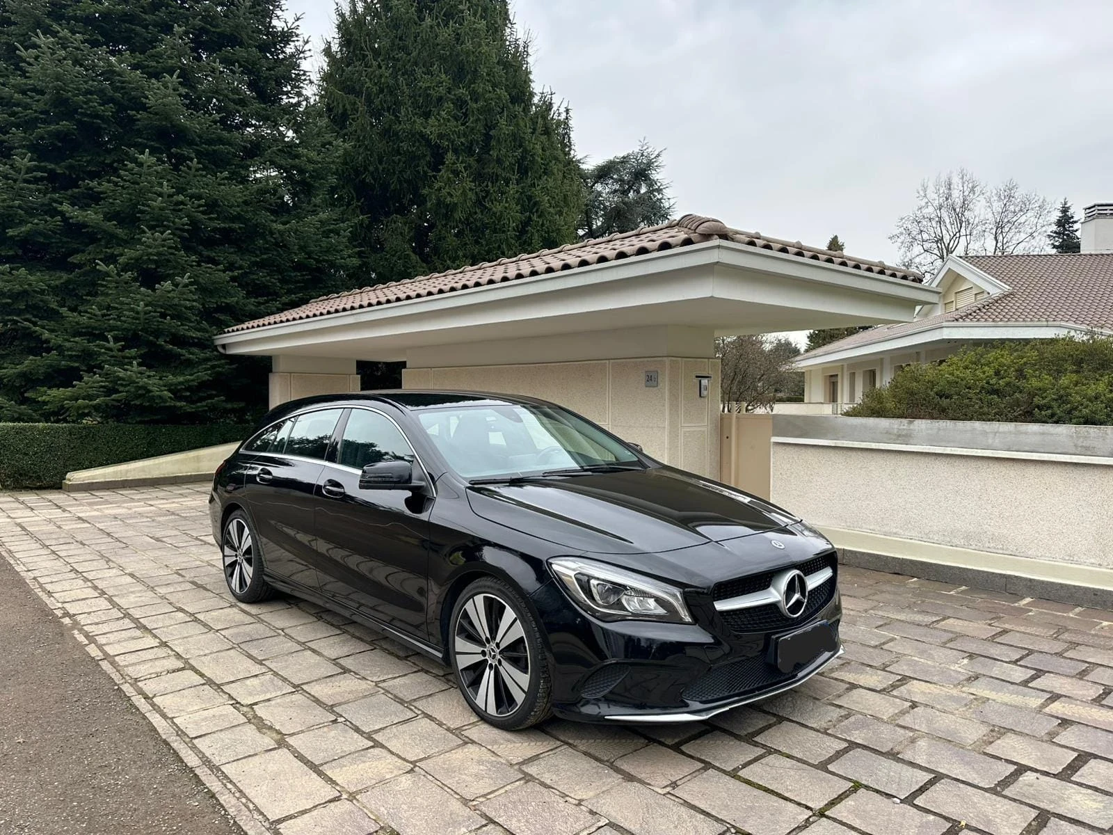 Mercedes-Benz CLA 200 d, снимка 2 - Автомобили и джипове - 55578393