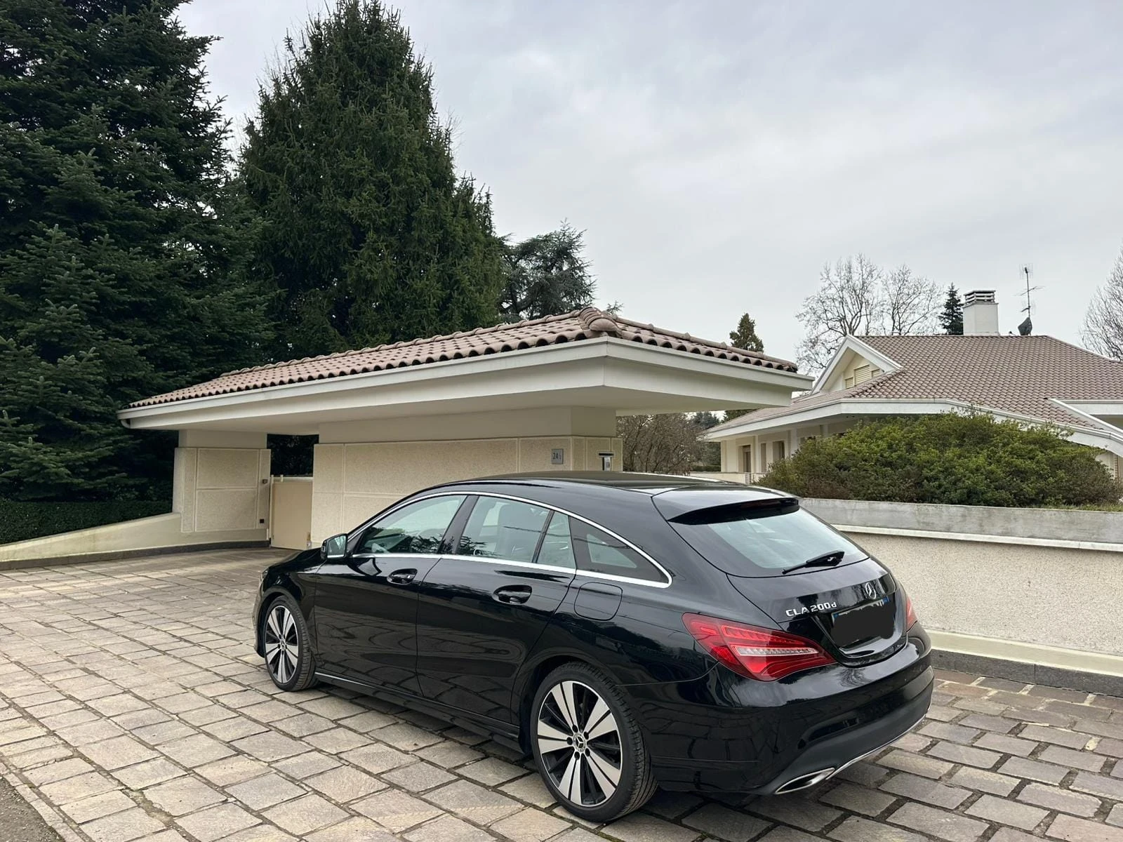 Mercedes-Benz CLA 200 d, снимка 3 - Автомобили и джипове - 55578393