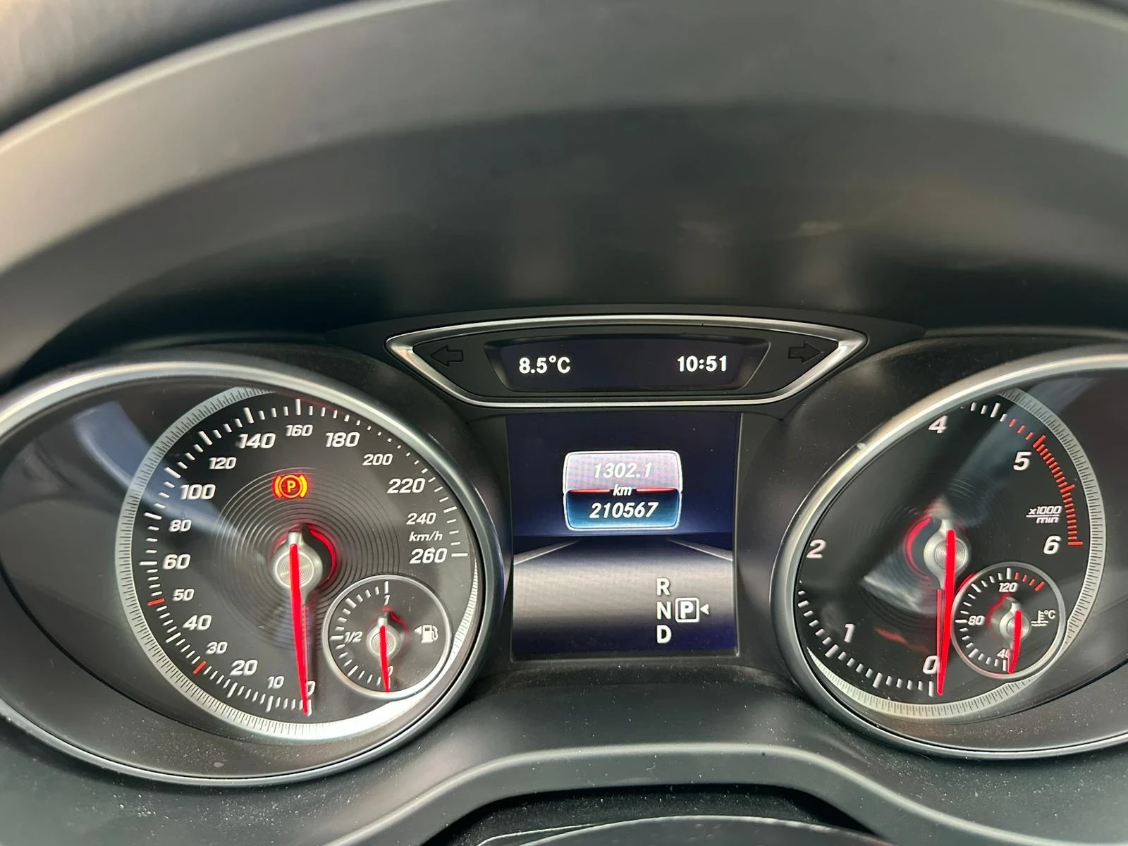 Mercedes-Benz CLA 200 d, снимка 7 - Автомобили и джипове - 55578393