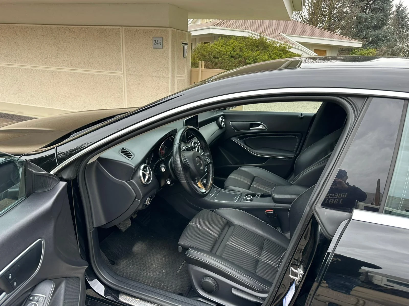 Mercedes-Benz CLA 200 d, снимка 8 - Автомобили и джипове - 55578393