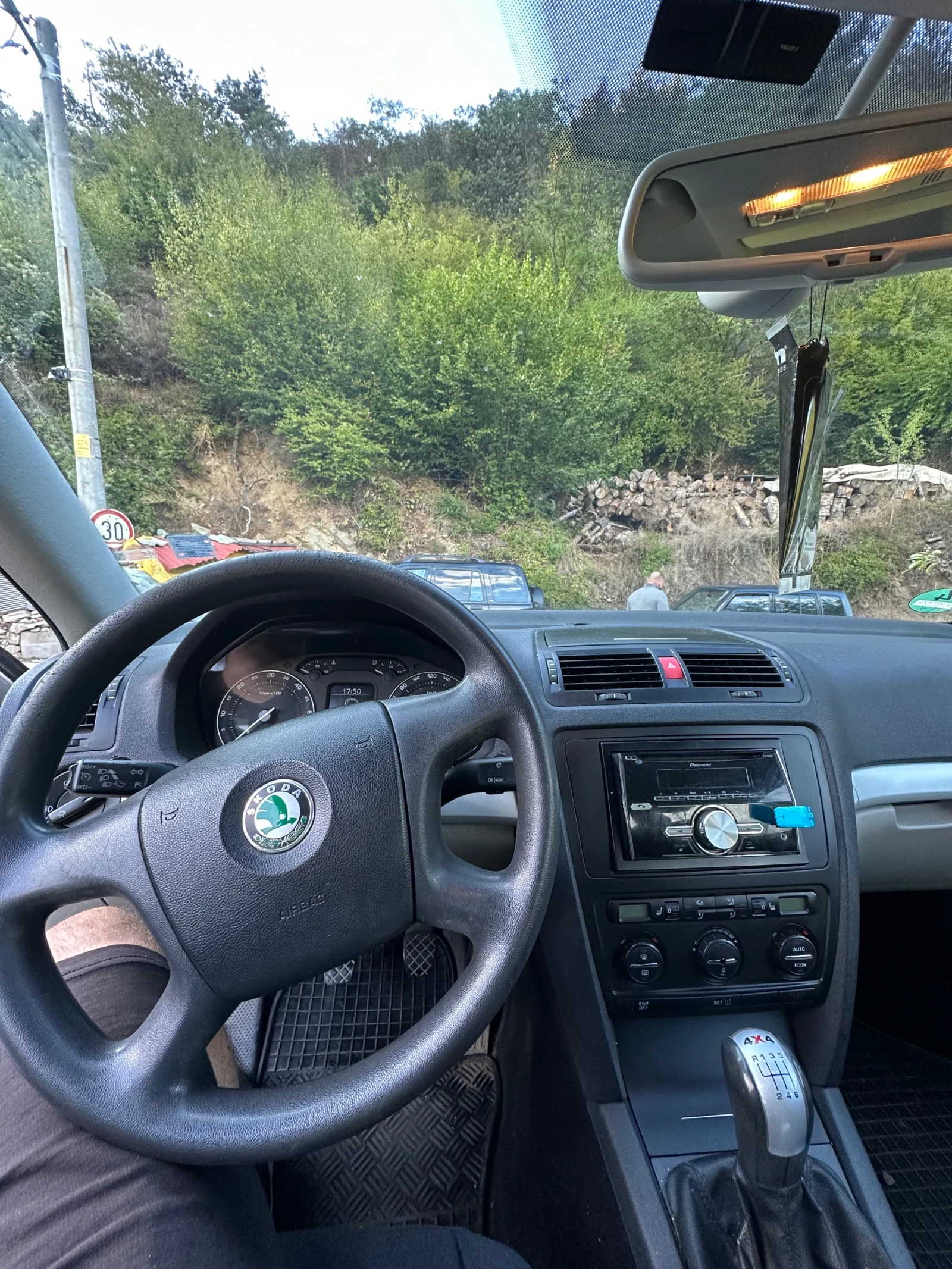 Skoda Octavia 1.9TDI 4x4, снимка 7 - Автомобили и джипове - 56058786