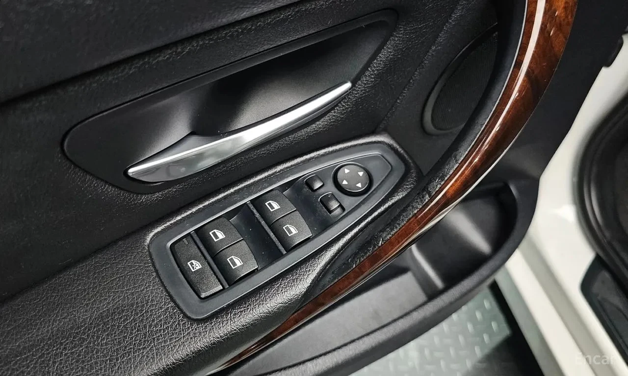 BMW 328 i| ПАНО| ПАМЕТ| АМБИЕНТ| , снимка 17 - Автомобили и джипове - 56105378