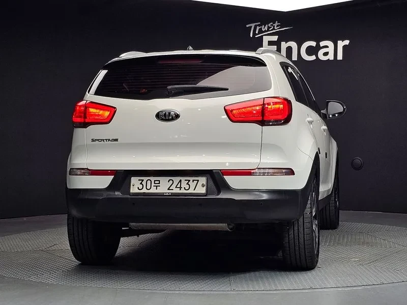 Kia Sportage, снимка 4 - Автомобили и джипове - 54821251