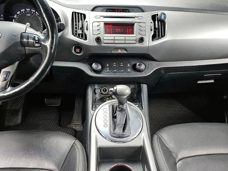 Kia Sportage, снимка 13 - Автомобили и джипове - 54821251