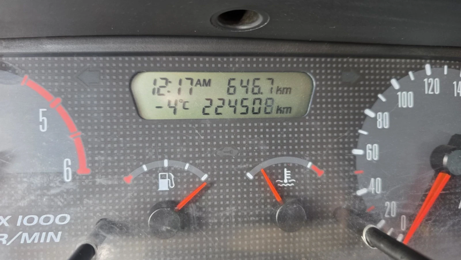 Nissan Terrano 3.0 Климатик 4Х4, снимка 13 - Автомобили и джипове - 53752805