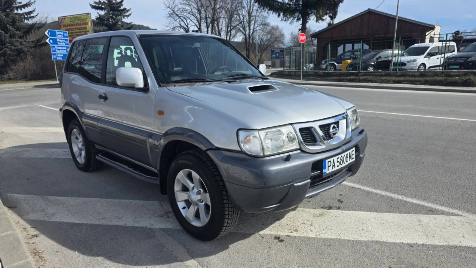 Nissan Terrano 3.0 Климатик 4Х4, снимка 2 - Автомобили и джипове - 53752805