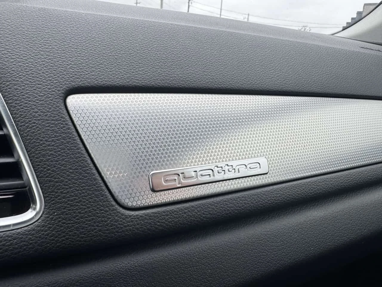 Audi Q3 Progressiv/CARFAX/Панорама/Памет/Подгрев/, снимка 15 - Автомобили и джипове - 53930248