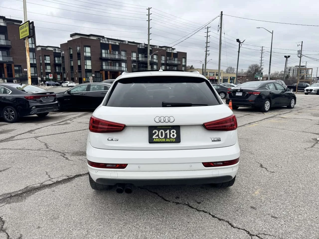 Audi Q3 Progressiv/CARFAX/Панорама/Памет/Подгрев/, снимка 5 - Автомобили и джипове - 53930248