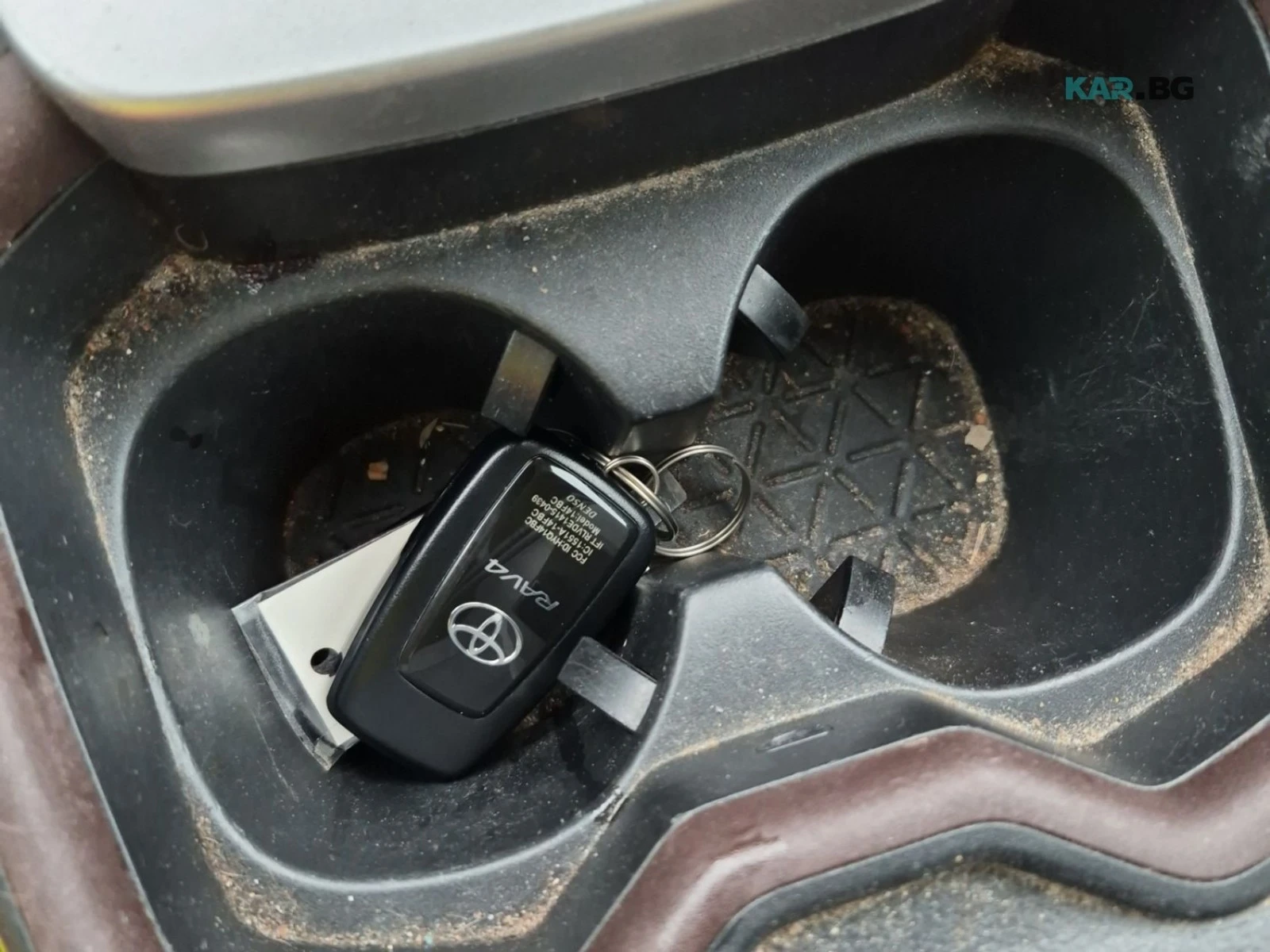 Toyota Rav4 Limited * АвтоКредит * (ЦЕНА ДО БГ), снимка 9 - Автомобили и джипове - 54876393