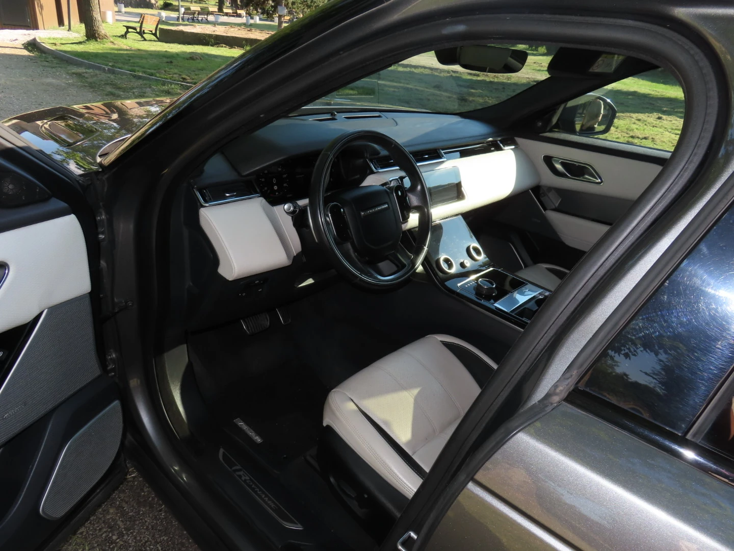 Land Rover Range Rover Velar R-DYNAMIC 300HP, снимка 10 - Автомобили и джипове - 54878045