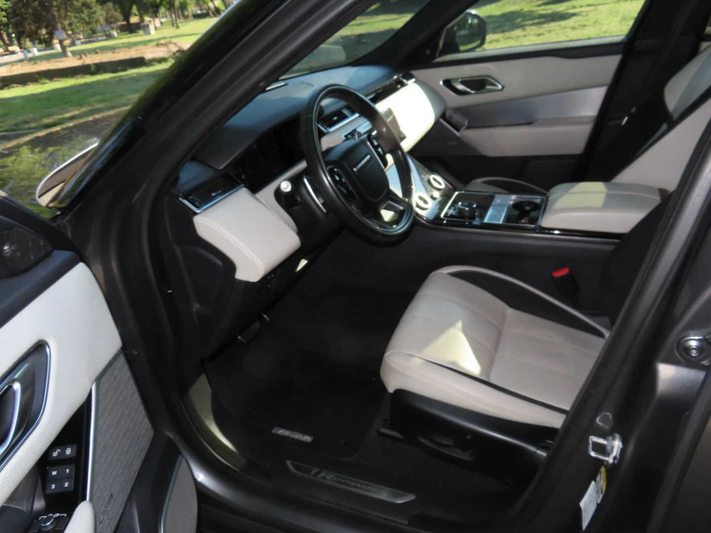 Land Rover Range Rover Velar R-DYNAMIC 300HP, снимка 8 - Автомобили и джипове - 54878045
