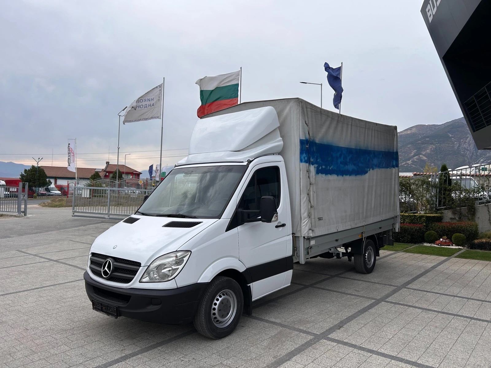 Mercedes-Benz Sprinter 319 CDI 4,25м. Падащ борд Клима Euro 5  - изображение 2