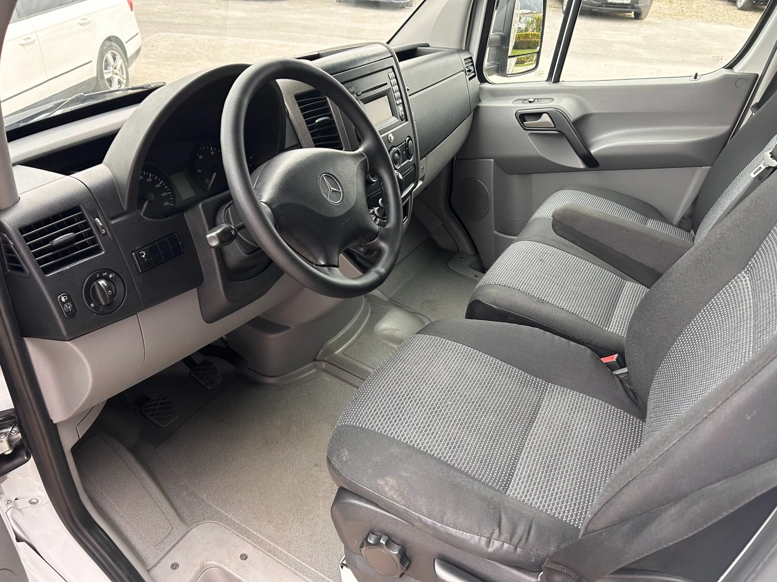 Mercedes-Benz Sprinter 319 CDI 4,25м. Падащ борд Клима Euro 5  - изображение 8