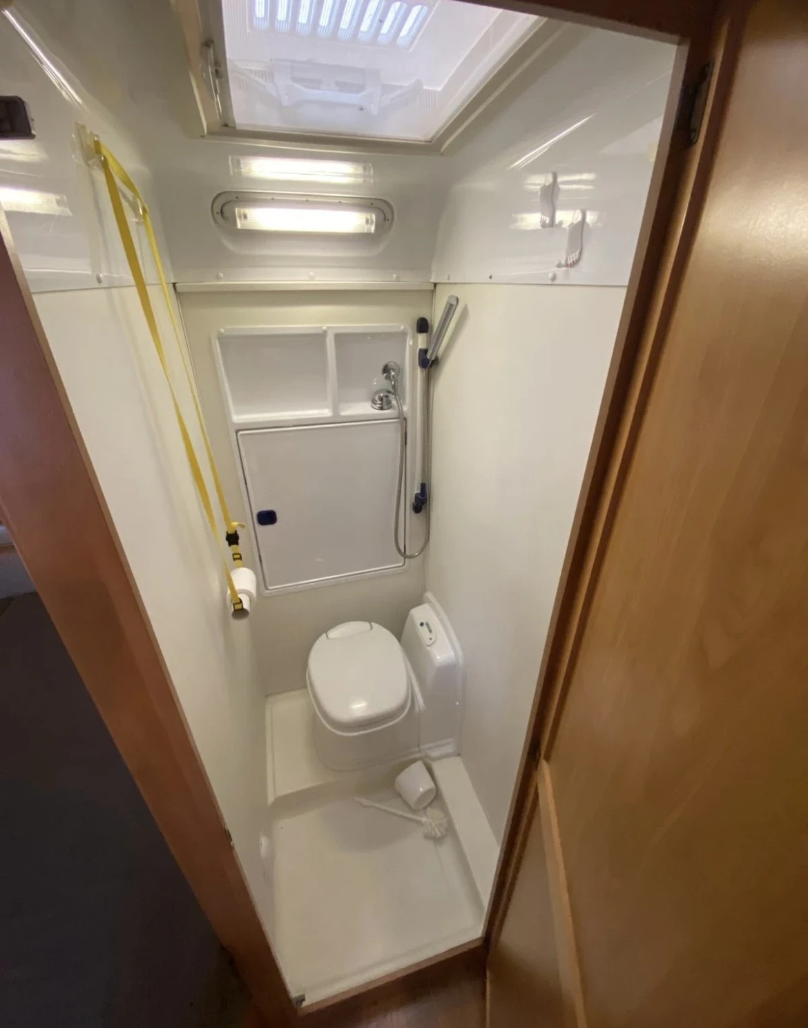 Каравана HYMER / ERIBA, снимка 12 - Каравани и кемпери - 53979042