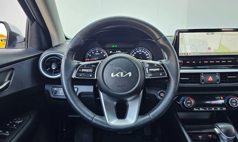 Kia K3 1.6 Prestige * НАЙ-ДОБРА ЦЕНА В БЪЛГАРИЯ* , снимка 13 - Автомобили и джипове - 52032658