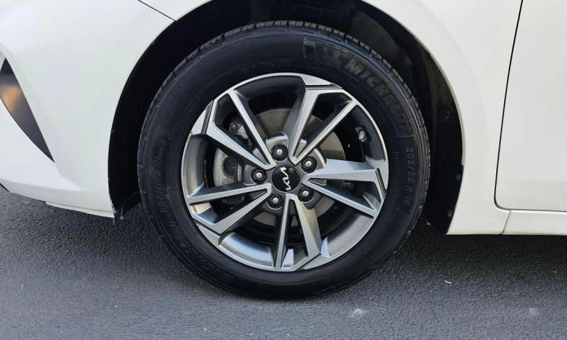 Kia K3 1.6 Prestige * НАЙ-ДОБРА ЦЕНА В БЪЛГАРИЯ* , снимка 5 - Автомобили и джипове - 52032658