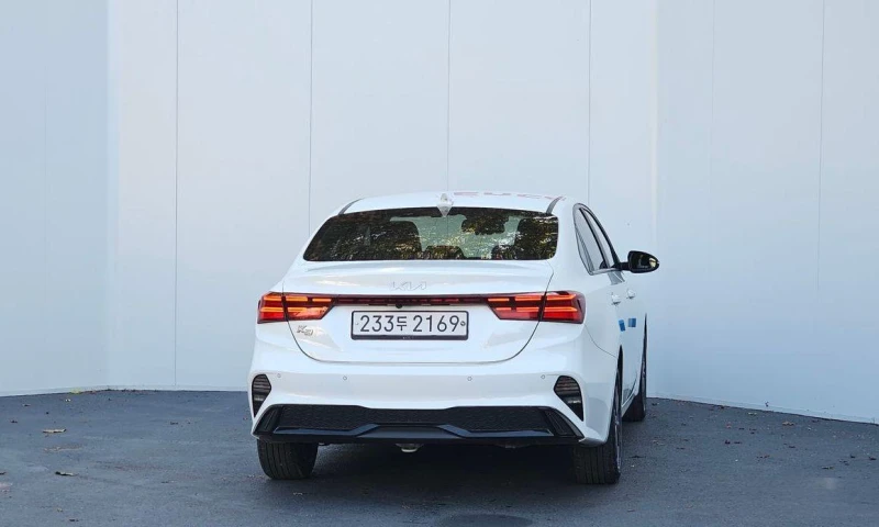 Kia K3 1.6 Prestige * НАЙ-ДОБРА ЦЕНА В БЪЛГАРИЯ* , снимка 4 - Автомобили и джипове - 52032658