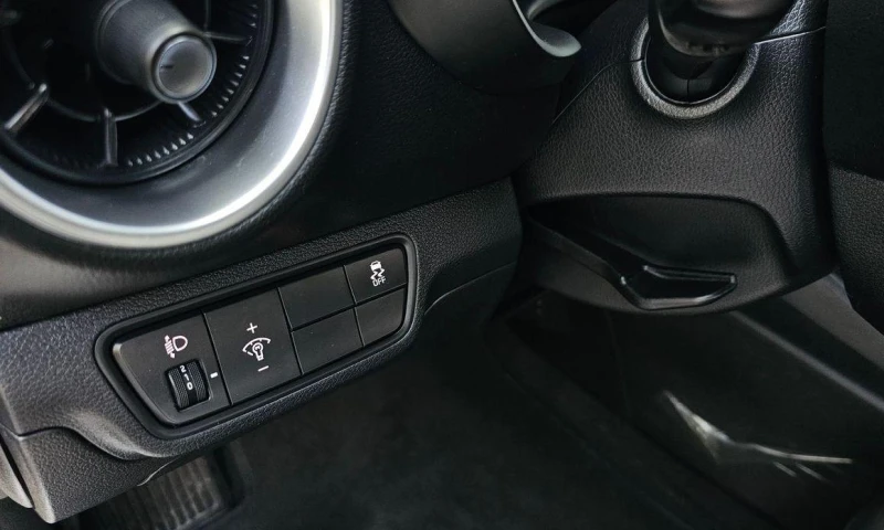 Kia K3 1.6 Prestige * НАЙ-ДОБРА ЦЕНА В БЪЛГАРИЯ* , снимка 14 - Автомобили и джипове - 52032658