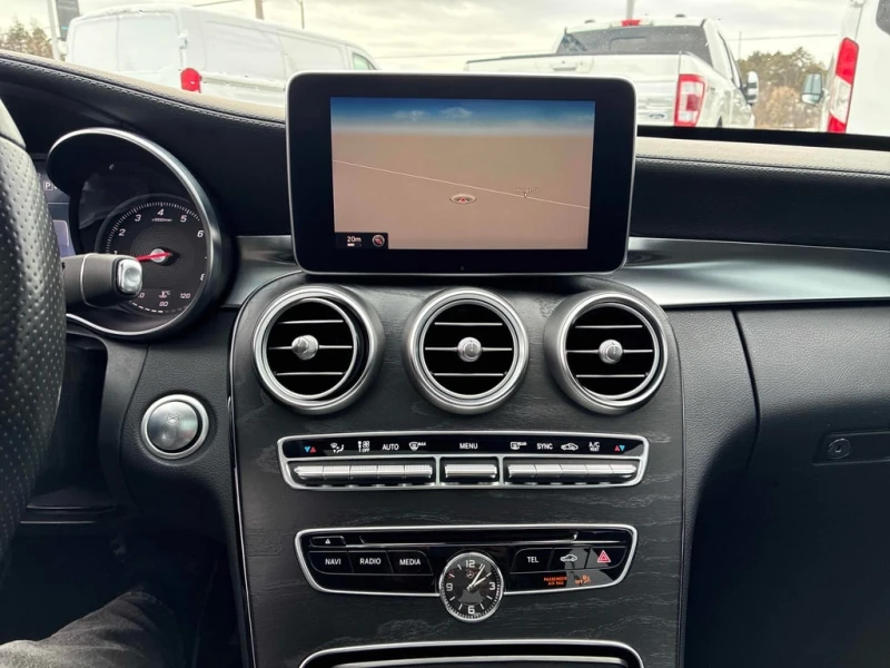 Mercedes-Benz C 400 * CARFAX * БЕЗ ПЪРВОНАЧАЛНА ВНОСКА, снимка 9 - Автомобили и джипове - 52701625