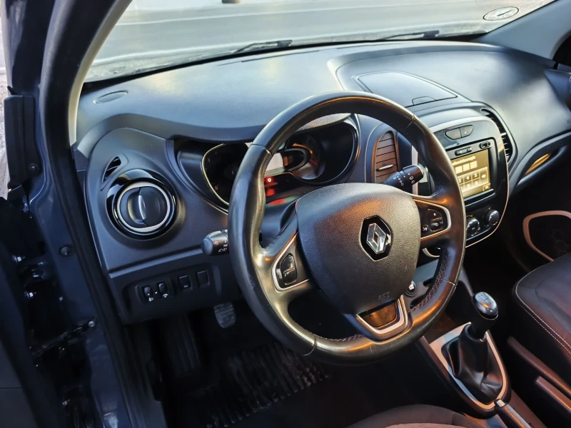 Renault Captur 1.5dci facelift 2019year, снимка 12 - Автомобили и джипове - 52851634