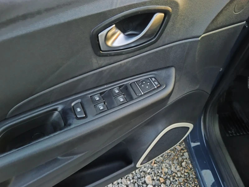 Renault Captur 1.5dci facelift 2019year, снимка 13 - Автомобили и джипове - 52851634