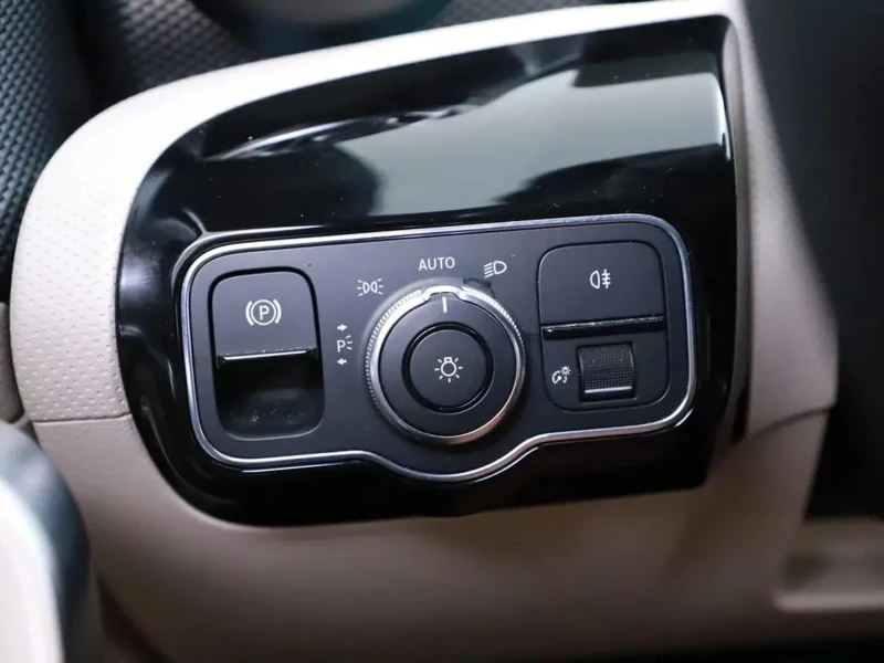 Mercedes-Benz CLA 180 Shooting Brake * Widescreen MBUX LED Carplay , снимка 11 - Автомобили и джипове - 52940507