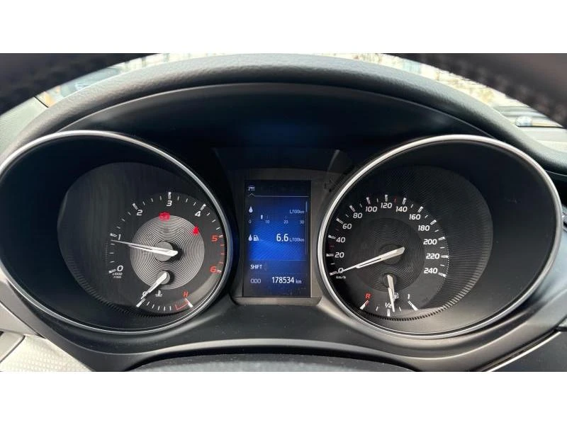 Toyota Avensis 2.0 EXECUTIVE 2WD, снимка 14 - Автомобили и джипове - 53428867